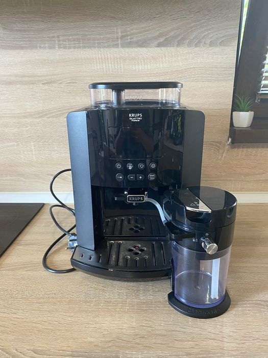 Кафеватомат KRUPS EA819N10