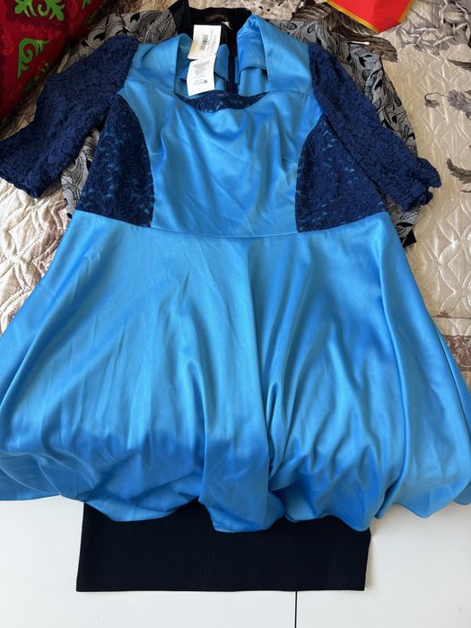 Платья есть одежды много ….продаем в связи с закрытием магазина