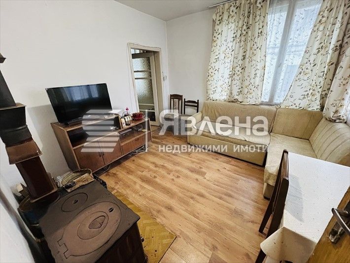 Продава се Къща в Аксаково - 234 кв.м за 881 €/кв.м - Снимка #9