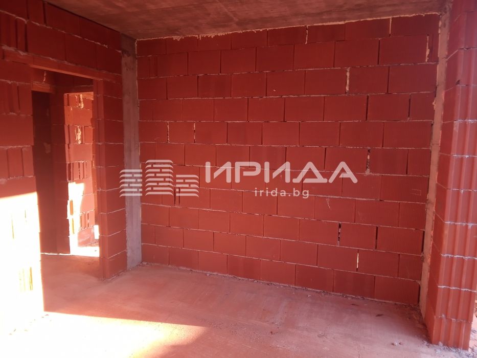 Двустаен апартамент в Люлин 10