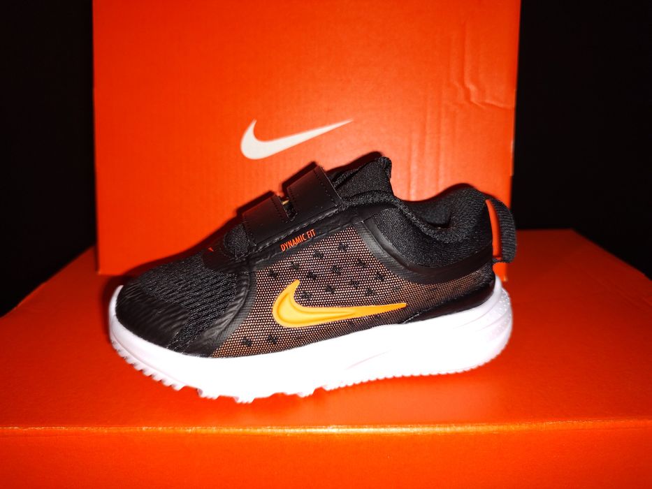 Нови детски маратонки Nike