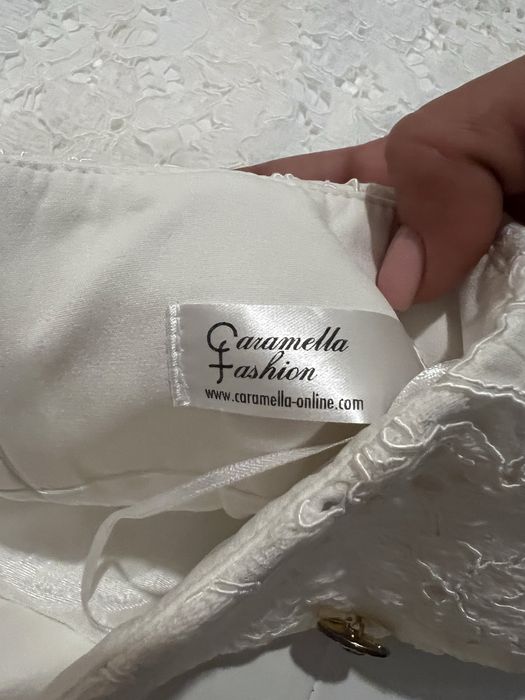 Комплект риза с къдри и пола Caramella Fashion