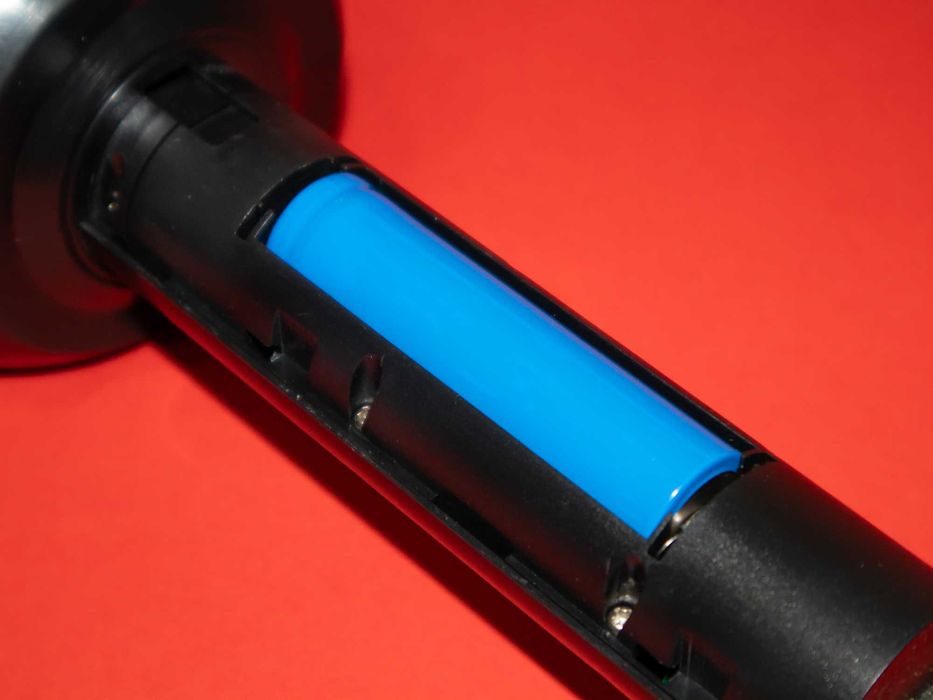 Tuxun Безжичен Bluetooth Караоке Микрофон с Говорител, LED Светлини и Сменяема Батерия 18650