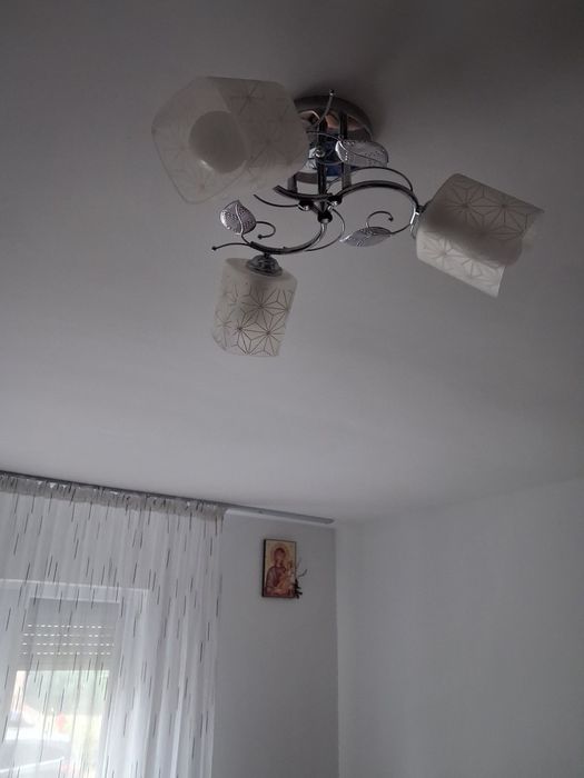Vand doua lustre  de iluminat tot cu becuri led