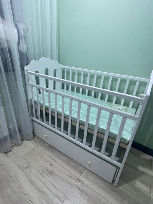 Продам манежку-кроватку недорого!