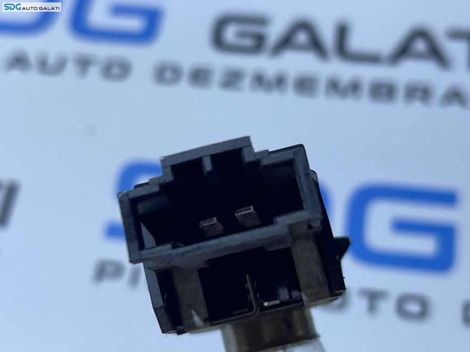 Soclu Suport Bec Lampa Stop Tripla Dreapta de pe Hayon Haion Capota Portbagaj Volkswagen Golf Plus 2004 - 2013 Cod 5M0945259