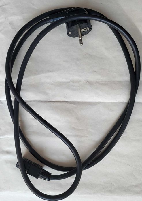 Продавам  захранващи, компютърни кабели и преходник