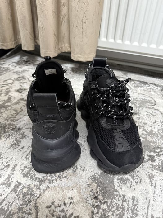 Versace chain reaction black