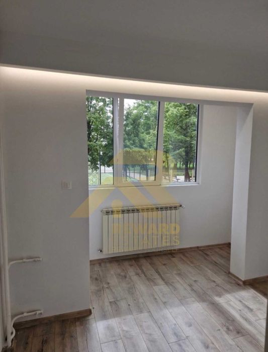 Продава се Тристаен апартамент в София, Център - 64 кв.м за 2157 €/кв.м - Снимка #4