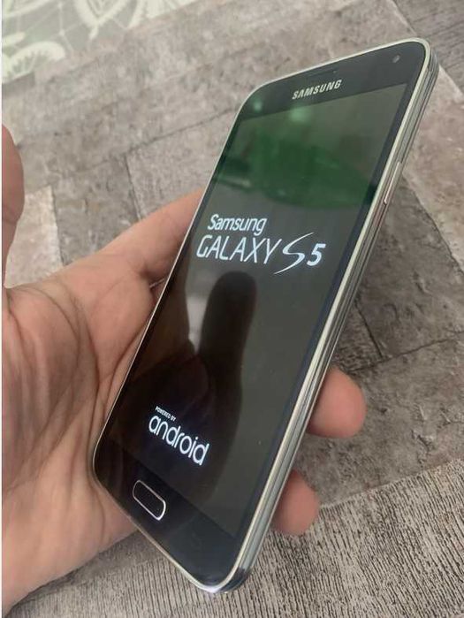 Samsung S5 ca nou pentru colectionari