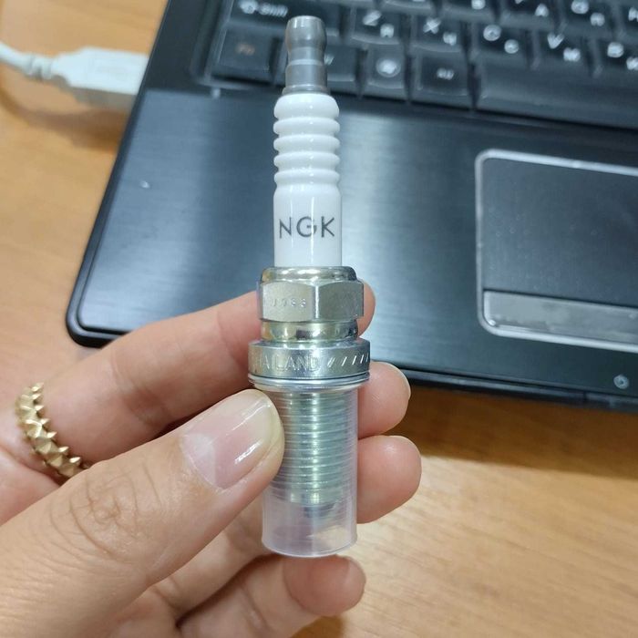 Свеча зажигания 4930 BCP6ES