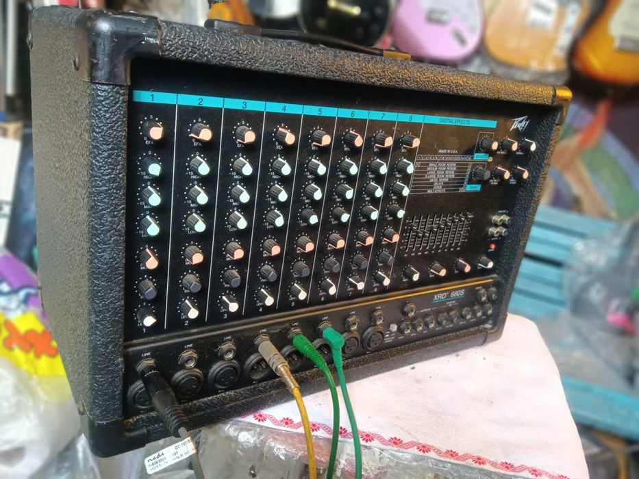 Уредба 3 в 1- система усилвател PEAVEY USA 2x150, Миксер, Дигитални ефекти - ехо, хорус и др., може и тонколони 2х150
