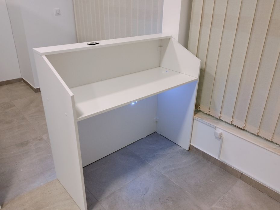 Birou recepție culoarea albă, nou