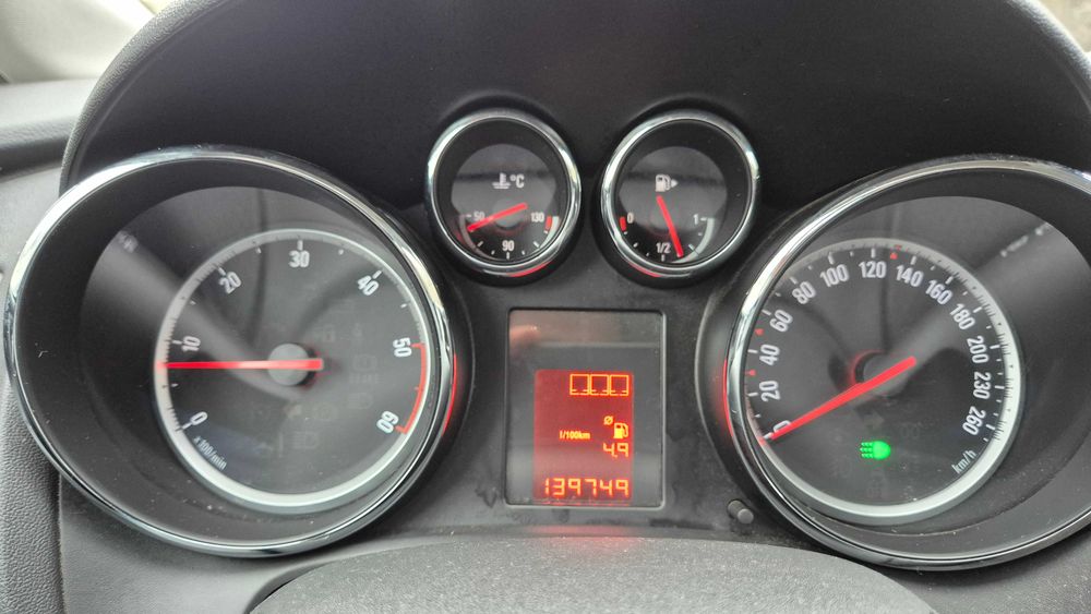 Opel Astra J 1.7 110 CP