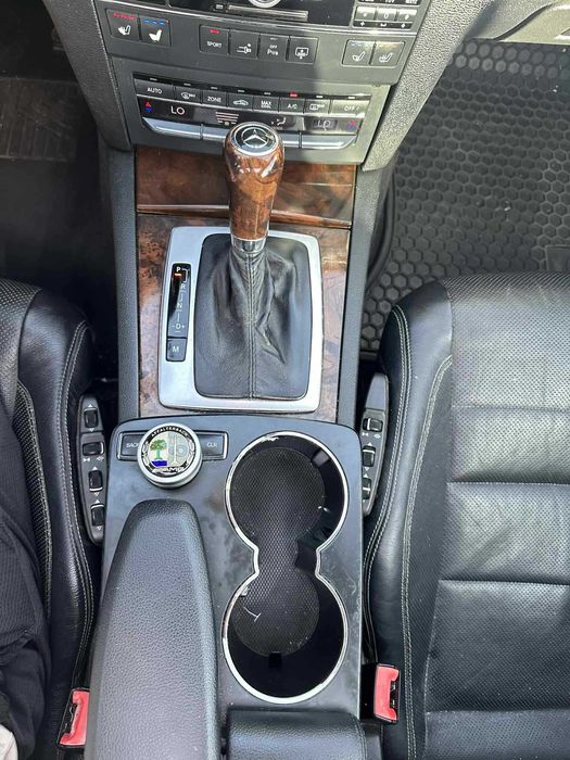 Mercedes-Benz E550 coupe *FULL *HARMAN KARDON *PANORAMA