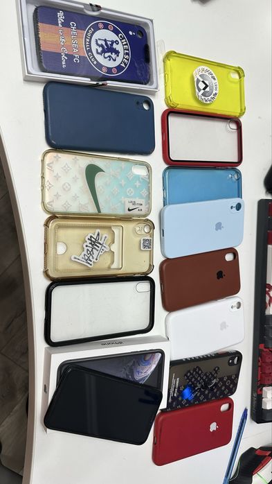 Продам IPhone XR