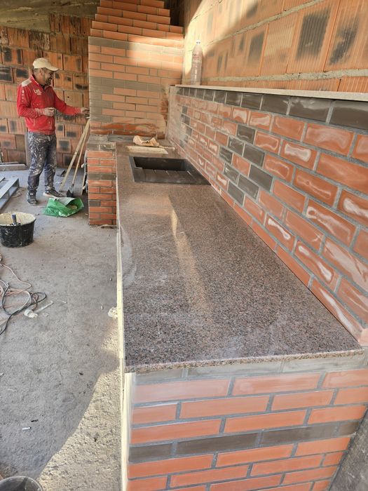 Glafuri, blat bucătărie, blat baie, pardoseli,scari