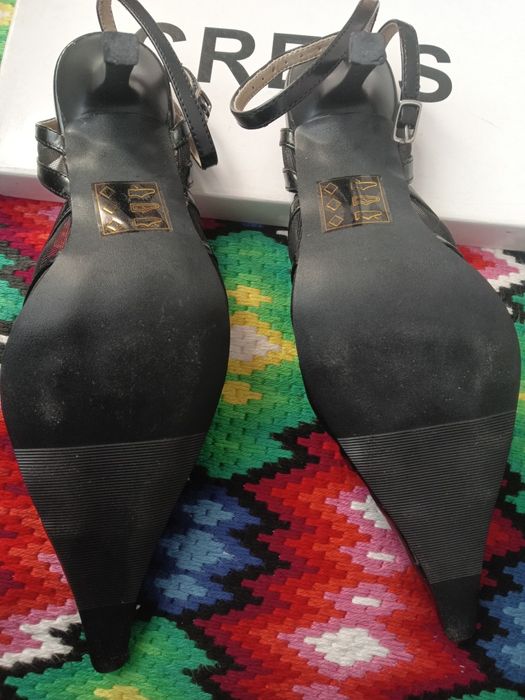 Екстравагантни дамски обувки