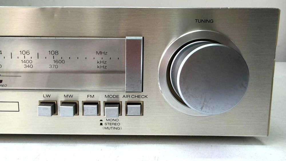 Sharp ST 30 Tuner – Radio scala – Slim Design pt Amplificator