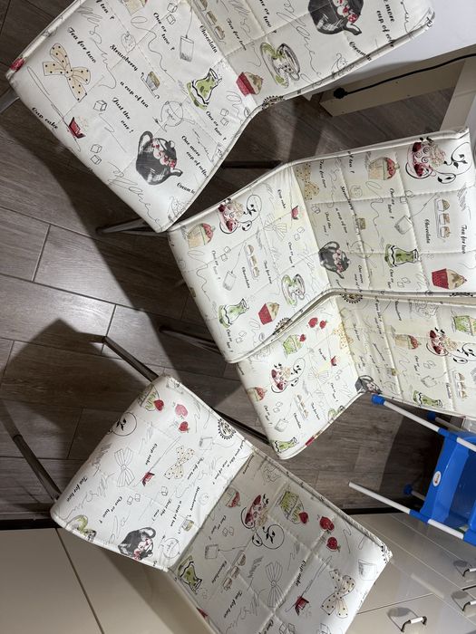 Scaune de bucatarie 4 buc-100 lei/buc