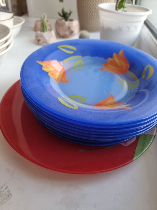 Отдам посуду. Суповые тарелки. Пиалы