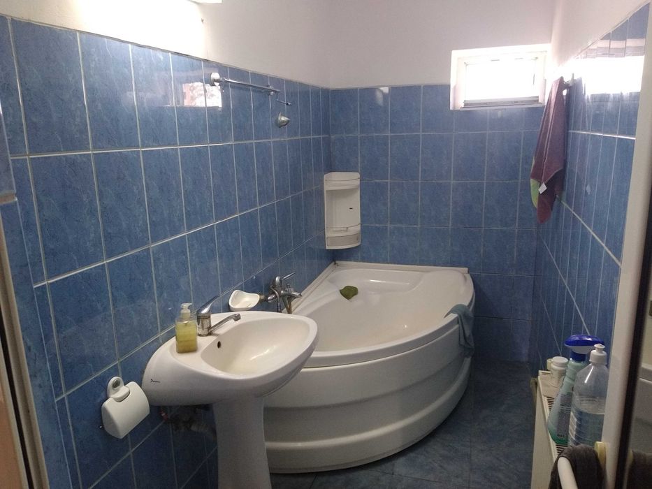 Ocazie Ap.2 cam. dec.mansardă locuibilă+casa 3 cam. bca lîngă bloc