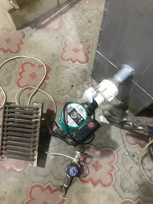 Продам Котел чугунный с насосам в очень хорошем состоянии