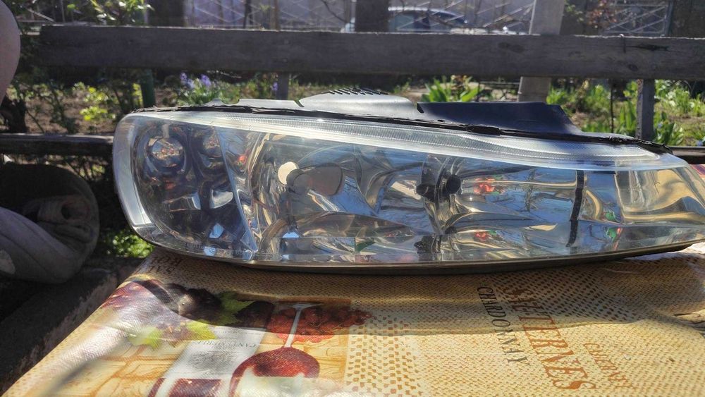 Продавам части за Пежо 406 1.8бензин 2002 година