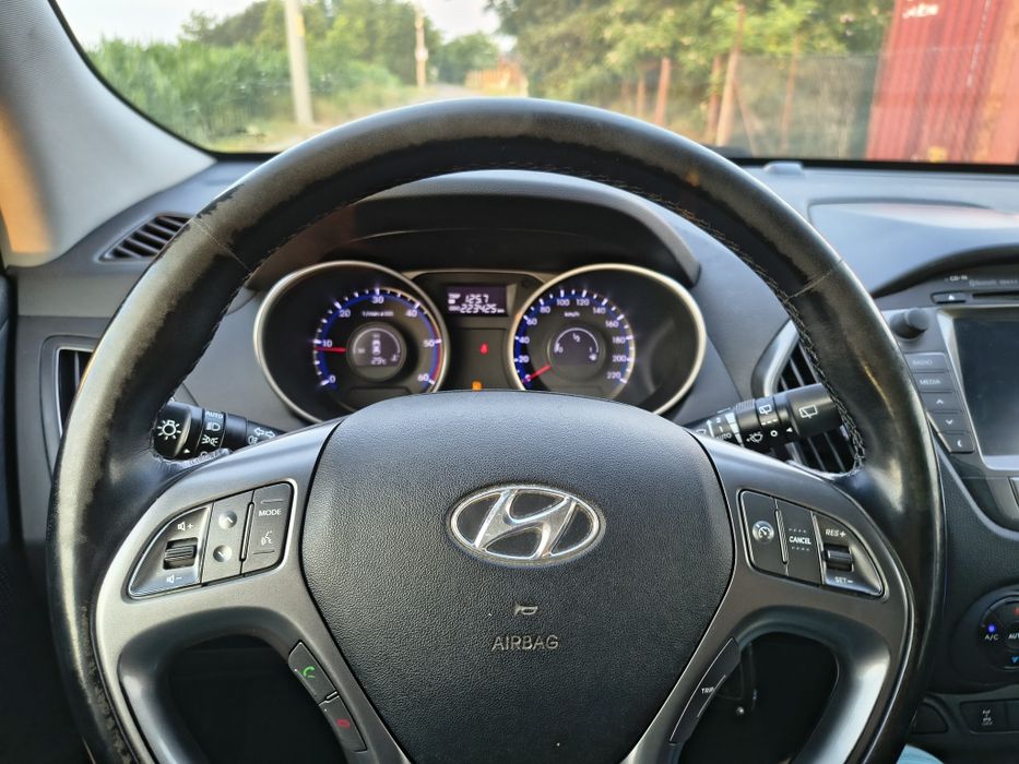 Vand schimb Hyundai IX35 2.0 crdi 4*4  2015 184 cai Euro 5
