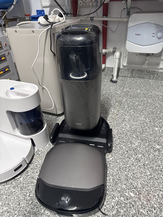 Aspirator robot Eufy S1 Pro motor rosta stanga blocat