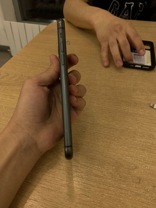 Продам iphone 11