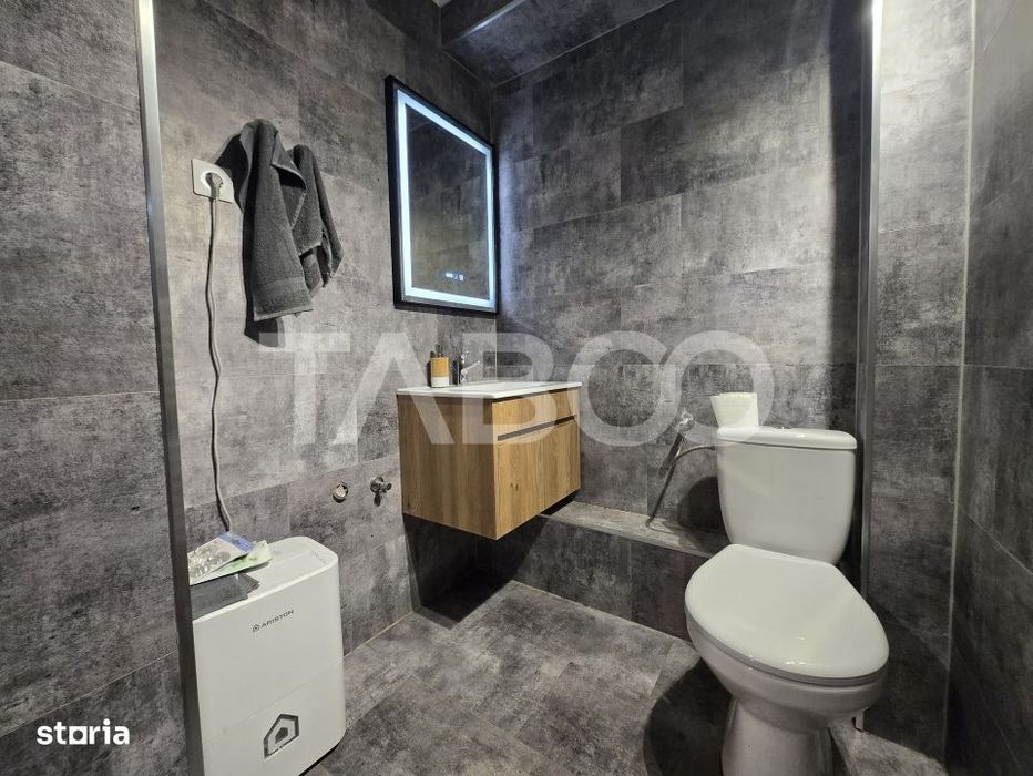 Casa de vacanta noua de vanzare 278 mp curte 855mp Valea Avrigului