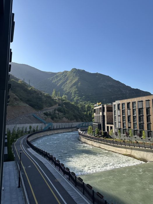 Ugam River 2 xonali kvartira ijaraga beriladi, togʻ va daryo manzarasi