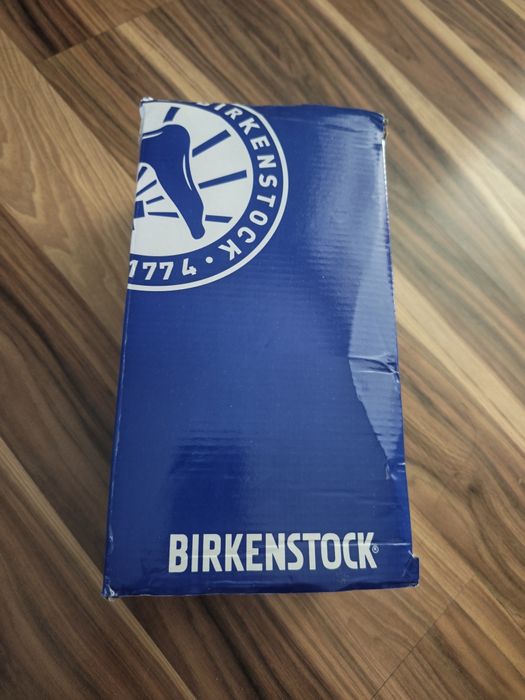 Vând saboți birkenstock Suede noi