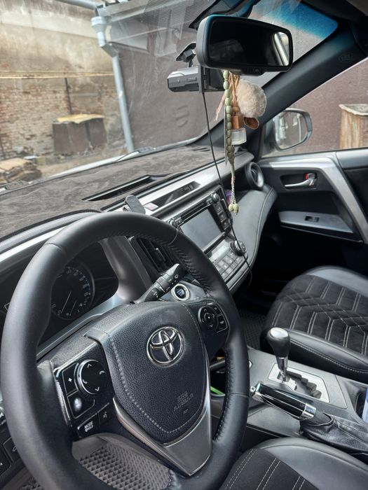 Автомобиль отличном состаяние!