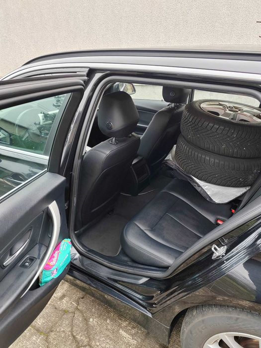 Vând BMW Seria 3- 318d Touring, Octombrie 2014,break