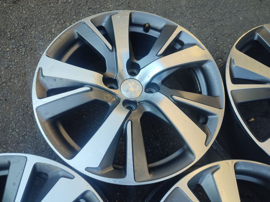17" оригинални алуминиеви джанти за Peugeot/Citroen.