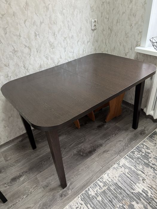 Продам стол в хорошем состоянии