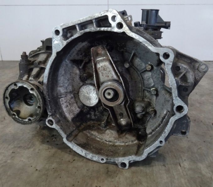 Коробка на пассат б3, б4,  гольф 3