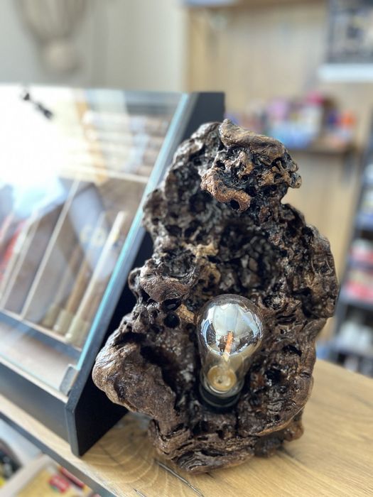 Бутикови, ръчно изработени лампи от дърво и метал. По поръчка!