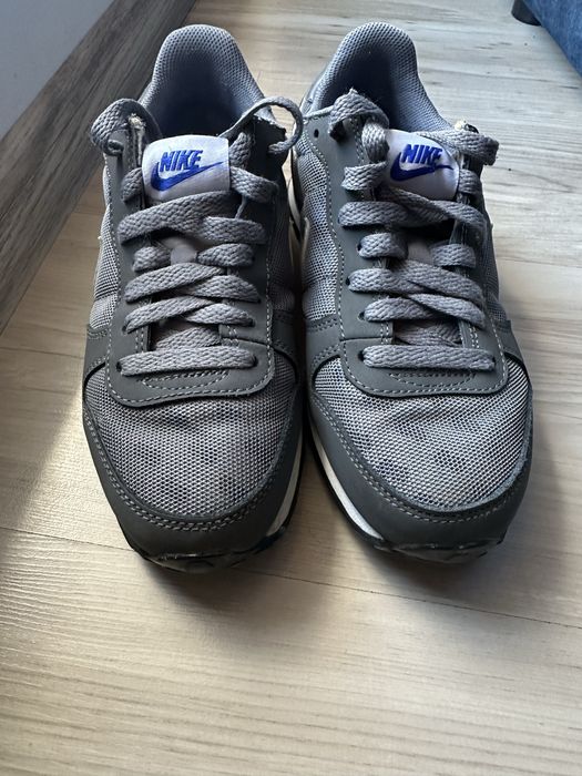 Маратонки   Nike