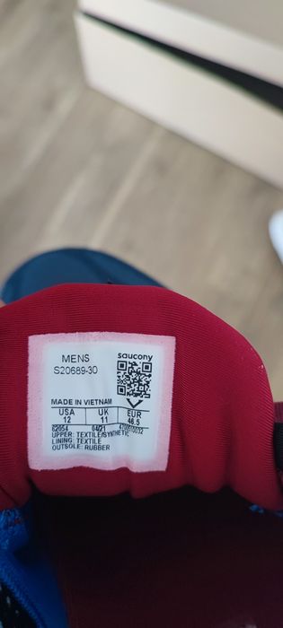 нови SAUCONY endorphin shift 2 стелка :29см..