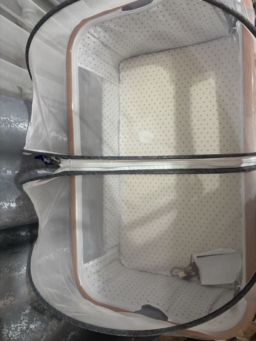 Манеж на колёсиках вместе с коконом