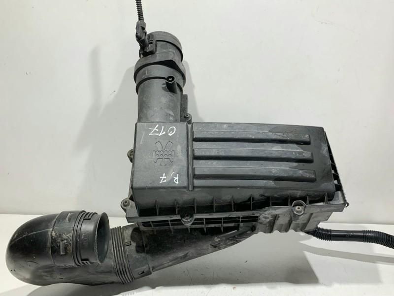 Carcasa filtru aer Volkswagen Passat B7 2.0 tdi CFFB 3C0129601CD