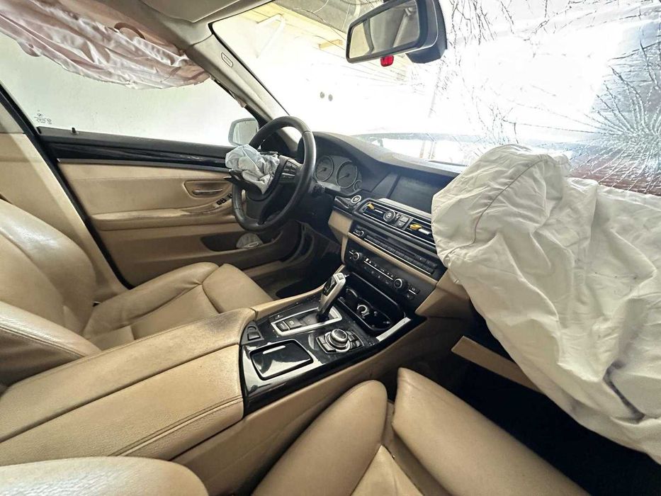 DE VÂNZARE BMW Seria 5 F10 520d | 2011 | Automat | Avariat