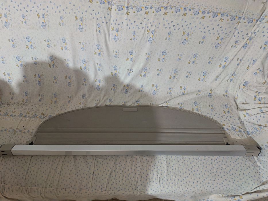 Rulou/Panou/Tăviță-Preș portbagaj Nissan X Trail!