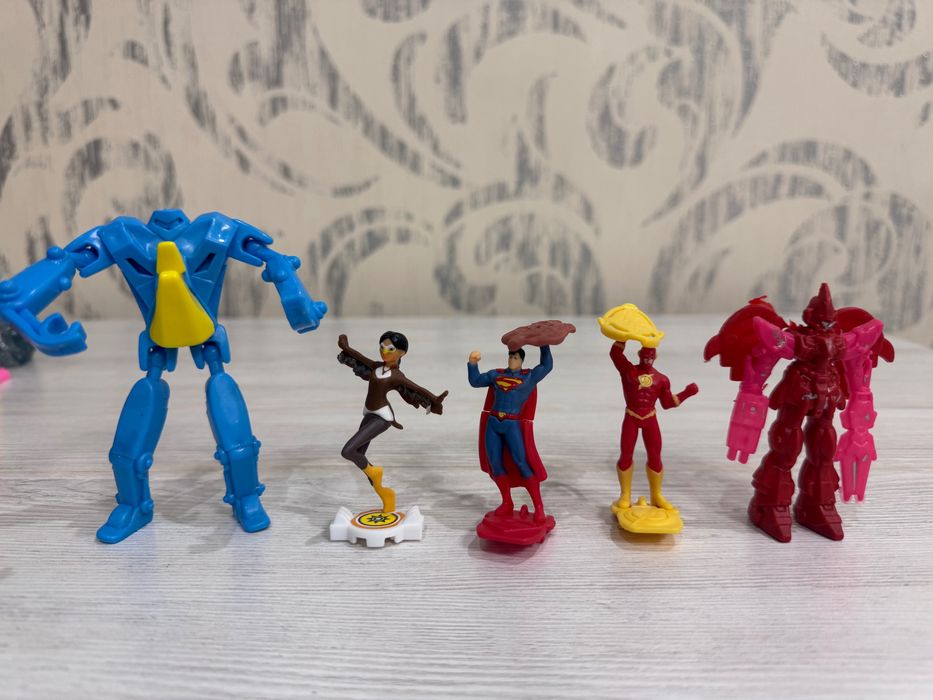 Игрушки от киндер.