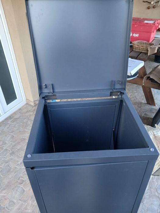 Cutii poștal pentru colete și plicuri