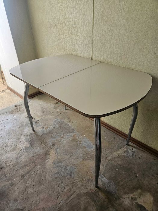 Стол кухонный стеклянный