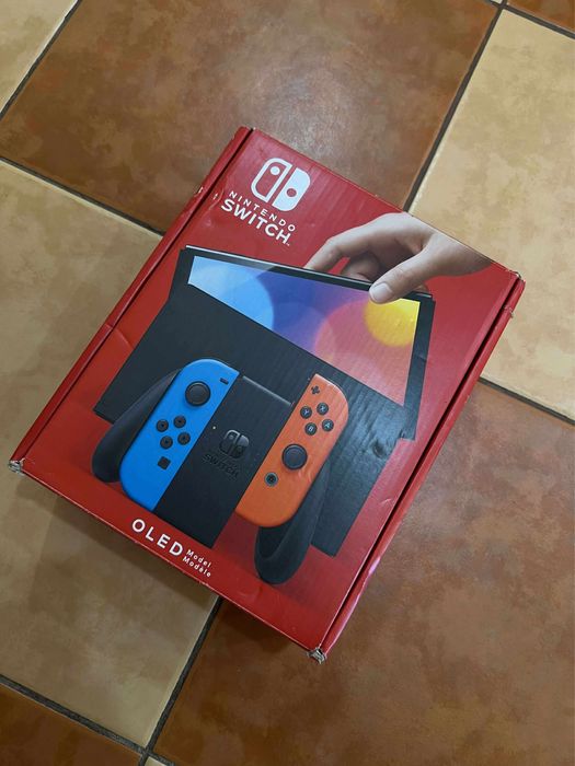 Nintendo Switch OLED cu Minecraft și card de 256 GB